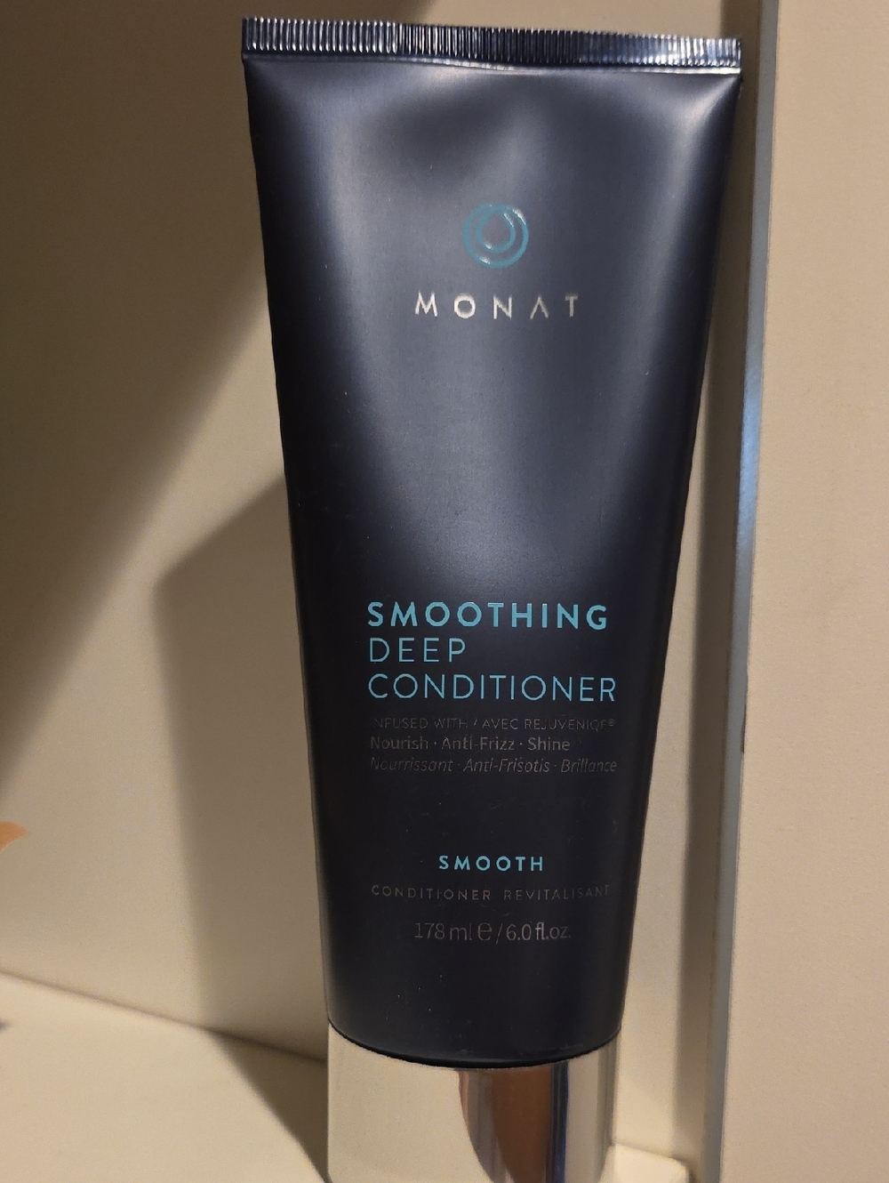 New MONAT Smoothing Deep Conditioner — Black Tube